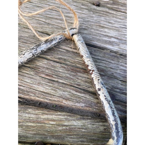 Antique Triangle Dinner Cowboy Bell and Rod Farmhouse Rustic - Picture 11 of 12